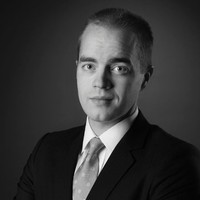 Headshot of Ian Vickers.